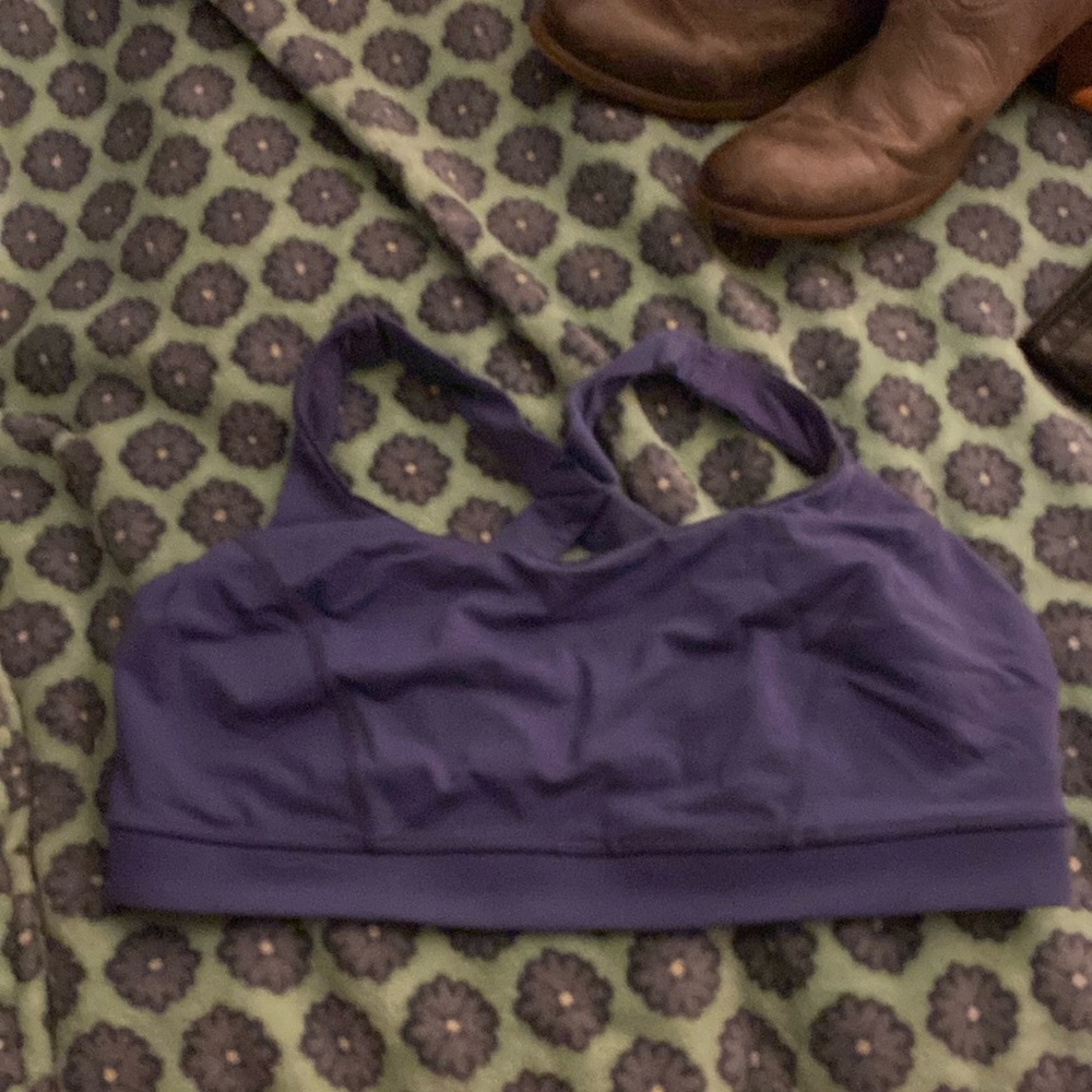 Lululemon sports bra